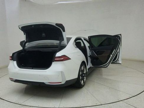 Used 2026 BMW 530i image 72