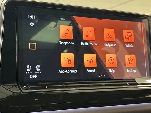 New 2025 Volkswagen Atlas Peak Edition SE image 19