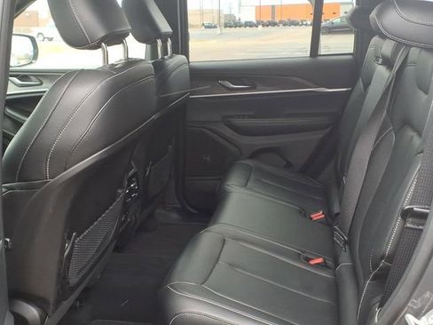 Certified 2025 Jeep Grand Cherokee Limited w/ Black Appearance Package RWD image 13