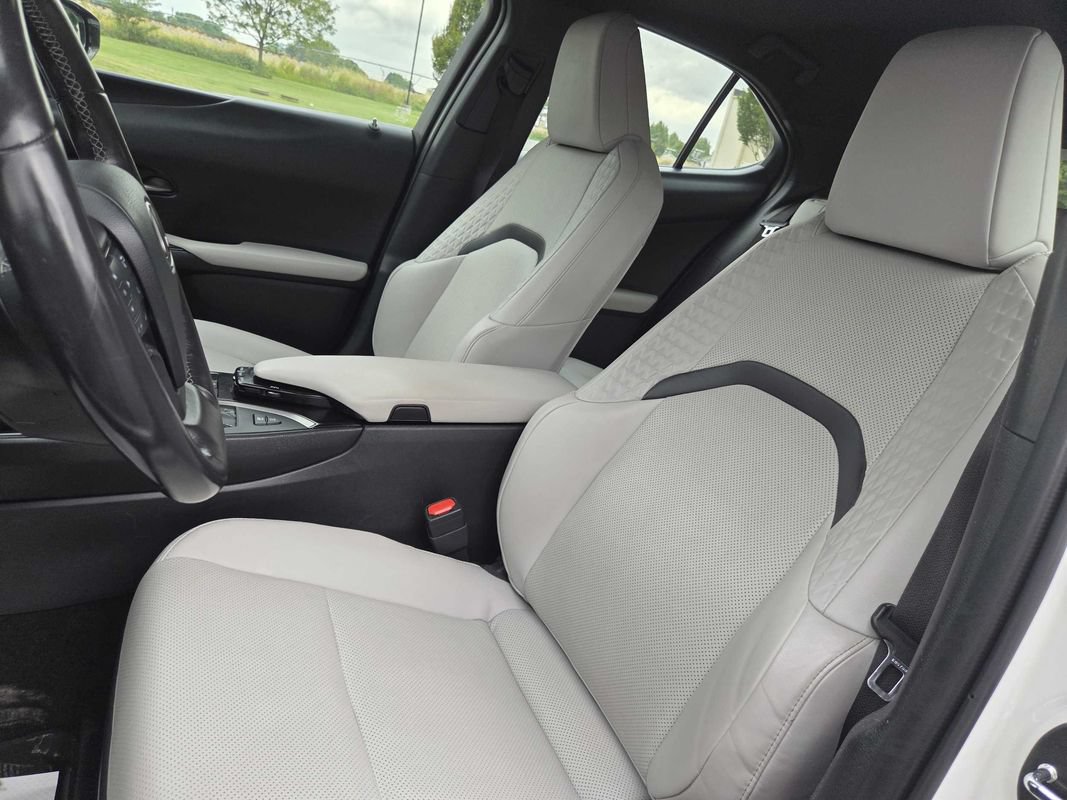 Used 2019 Lexus UX 250h w/ Premium Package AWD/4WD image 10