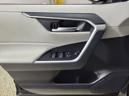Used 2025 Toyota RAV4 XLE w/ Convenience Package FWD image 22