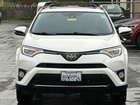 Used 2018 Toyota RAV4 Limited image 6