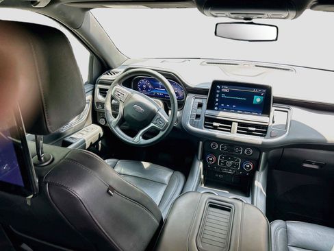 Used 2023 Chevrolet Tahoe Z71 w/ Luxury Package AWD/4WD image 19