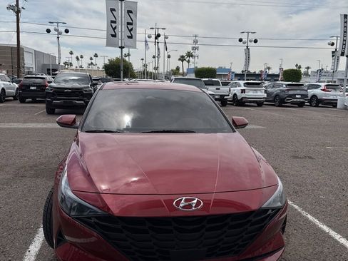 Used 2023 Hyundai Elantra SEL w/ Convenience Package image 8