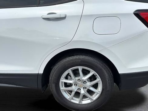 Used 2024 Chevrolet Equinox LS FWD image 34