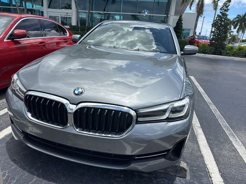 Used 2023 BMW 530i w/ Premium Package RWD image 4