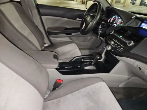 Used 2010 Honda Accord LX image 3