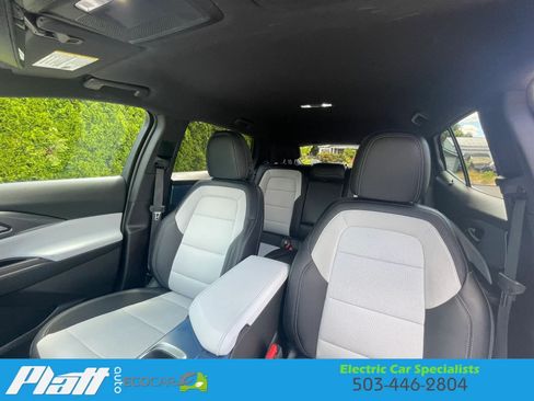Used 2025 Chevrolet Equinox EV LT FWD image 34