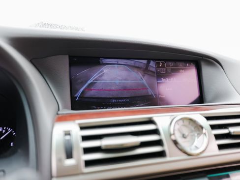 Used 2013 Lexus LS 460 image 19