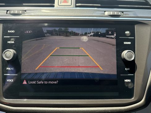 Used 2023 Volkswagen Tiguan SE image 23