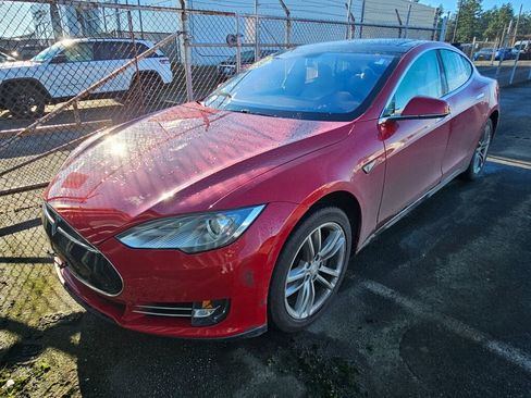 Used 2013 Tesla Model S Performance image 3