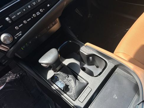 Used 2024 Lexus ES 350 w/ Premium Package FWD image 29