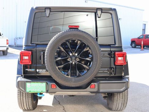 Used 2023 Jeep Wrangler Unlimited Sahara w/ Cold Weather Group image 4