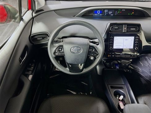Certified 2022 Toyota Prius LE image 19