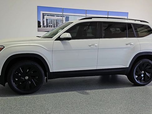 New 2026 Volkswagen Atlas SE FWD image 6