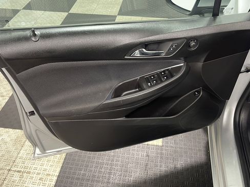 Used 2017 Chevrolet Cruze LS FWD image 7