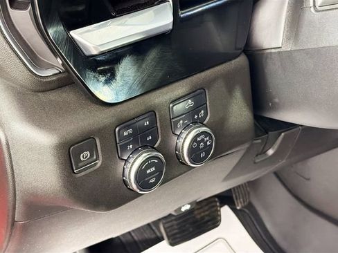 Used 2023 GMC Sierra 1500 Elevation image 10