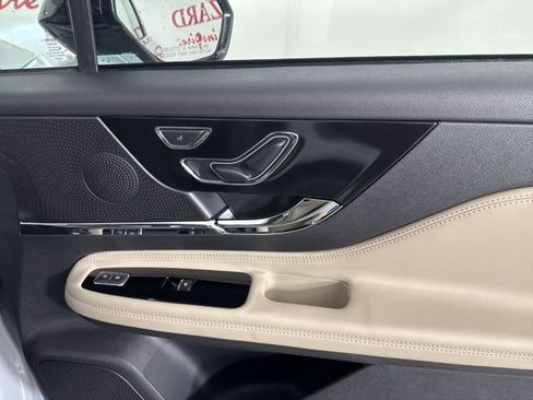 New 2026 Lincoln Corsair Premiere image 22