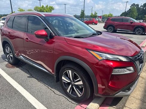 Used 2021 Nissan Rogue SL FWD image 2