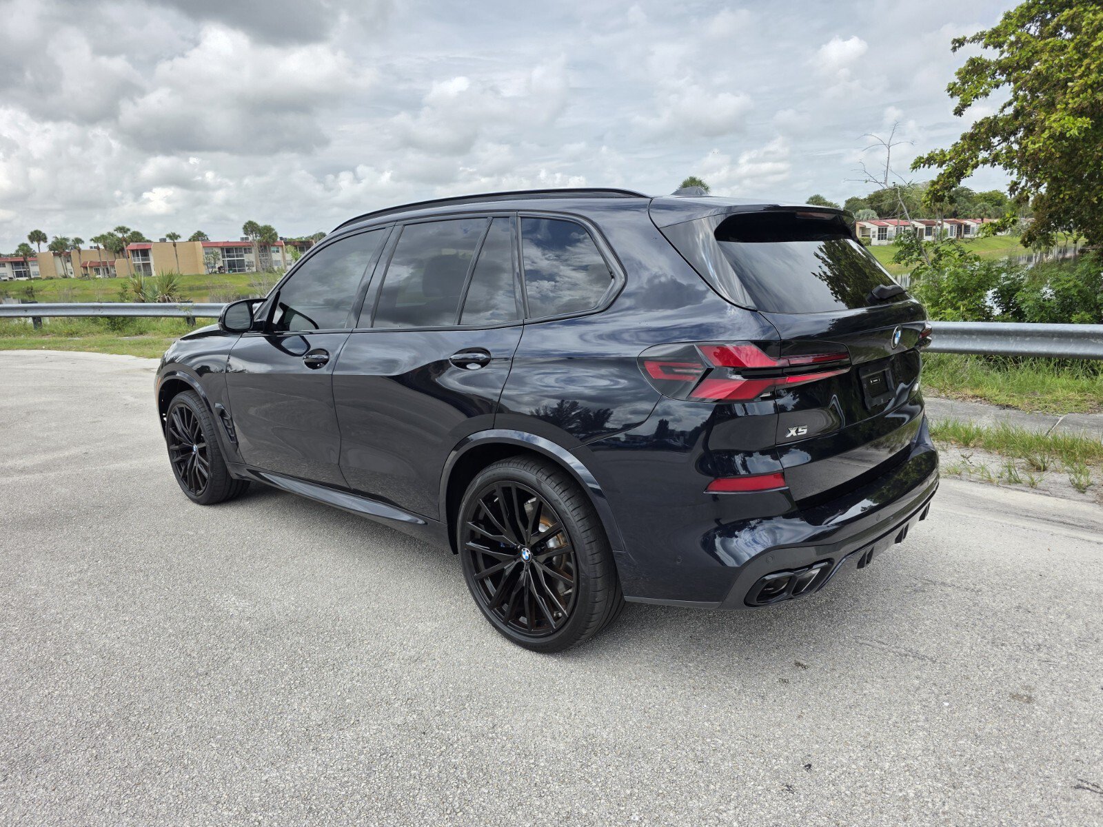 Used 2025 BMW X5 M60i w/ Climate Comfort Package AWD/4WD image 2