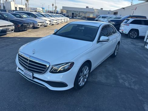 Used 2018 Mercedes-Benz E 300 image 2