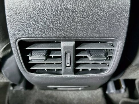 Used 2026 Toyota Corolla Cross XLE w/ Convenience Package FWD image 26