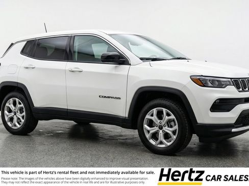 Used 2025 Jeep Compass Latitude AWD/4WD image 1