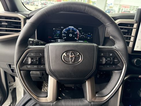 Used 2026 Toyota Sequoia 4WD image 17
