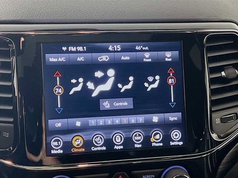 Used 2022 Jeep Grand Cherokee Laredo X image 21