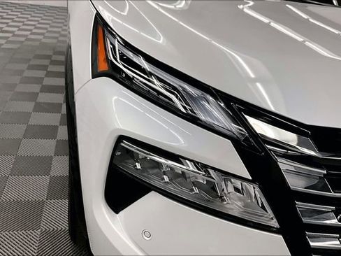 New 2026 Nissan Rogue Platinum w/ Platinum Premium Package image 13