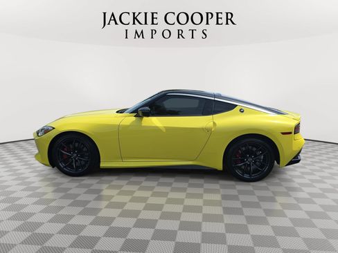 Used 2024 Nissan Z Performance w/ Floor Mat Package RWD image 8