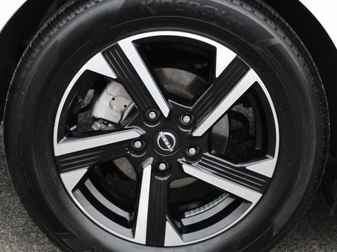 Certified 2025 Nissan Sentra SV image 12