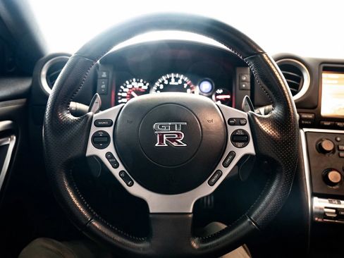 Used 2009 Nissan GT-R Premium image 83