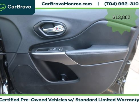 Used 2019 Jeep Cherokee Limited AWD/4WD image 41