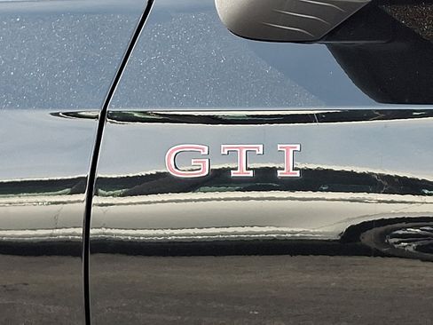 Certified 2025 Volkswagen GTI Autobahn image 31