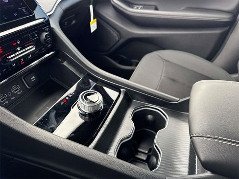 New 2025 Jeep Grand Cherokee Laredo w/ Luxury Tech Group I image 22