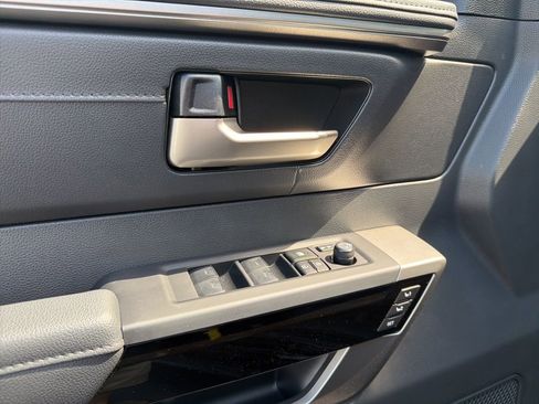 Used 2025 Toyota Tundra Limited image 27