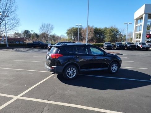 Used 2015 Toyota RAV4 LE image 7