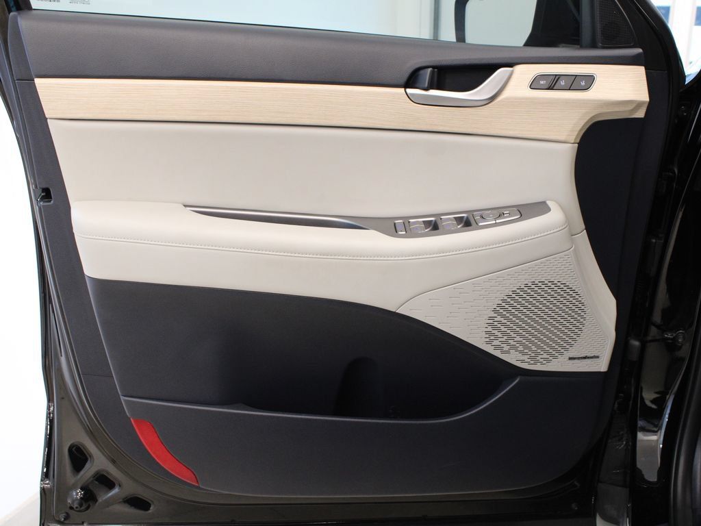 Used 2024 Hyundai Palisade Limited FWD image 11
