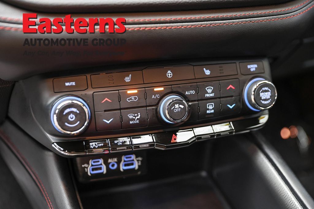 Used 2025 Dodge Durango GT RWD image 22