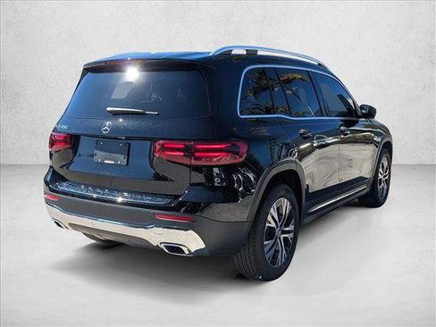 Used 2026 Mercedes-Benz GLB 250 image 2