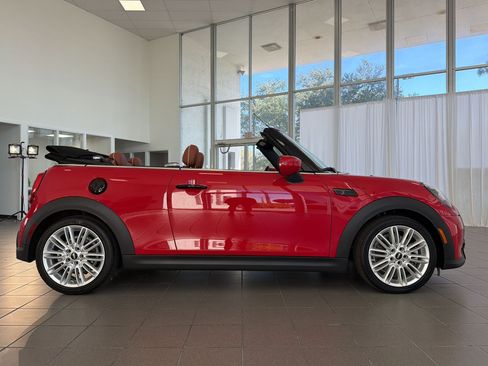 Used 2024 MINI Cooper S w/ Signature Upholstery Package FWD image 8