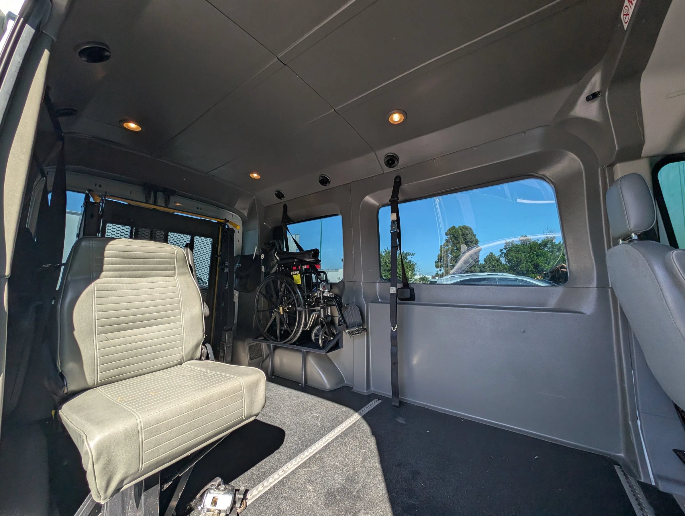 Used 2019 Ford Transit 150 130 Medium Roof RWD image 20