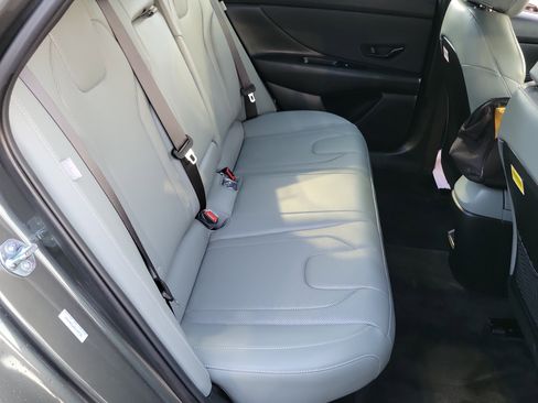 Certified 2025 Hyundai Elantra Limited image 20