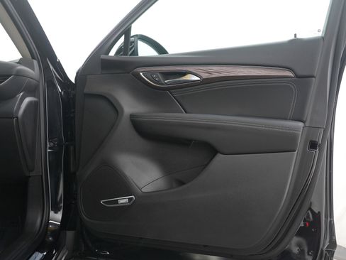 Used 2021 Buick Envision Avenir w/ Technology Package II image 9