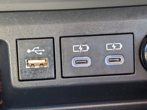 Used 2023 Toyota Highlander Limited image 28