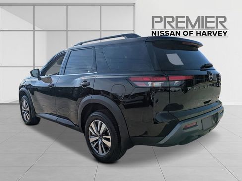 New 2026 Nissan Pathfinder SL FWD image 3