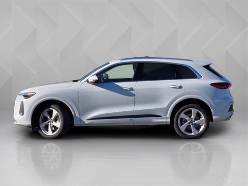 New 2025 Audi Q5 Premium Plus image 3