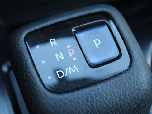 Used 2021 Nissan Rogue SV w/ Premium Package image 39