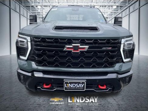 New 2026 Chevrolet Silverado 2500 ZR2 image 3